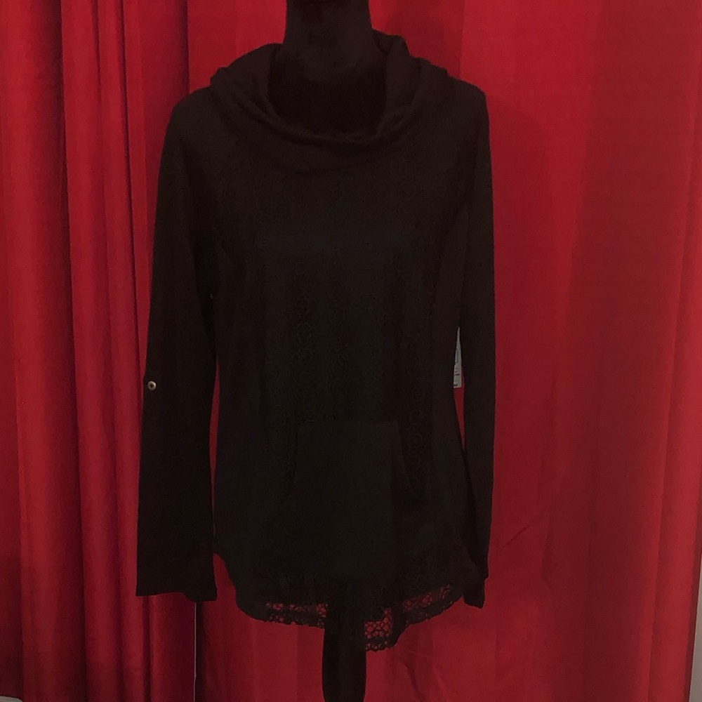 No Boundaries Plus Size 15-17 Black Top